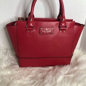 🟢Kate Spade hotchili small camryn purse